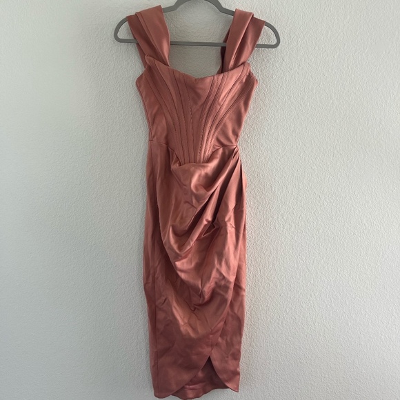 HOUSE OF CB | Luxury 'LORETTA' Satin Off Shoulder Dress in Blush Pink | Size XS - Picture 6 of 16